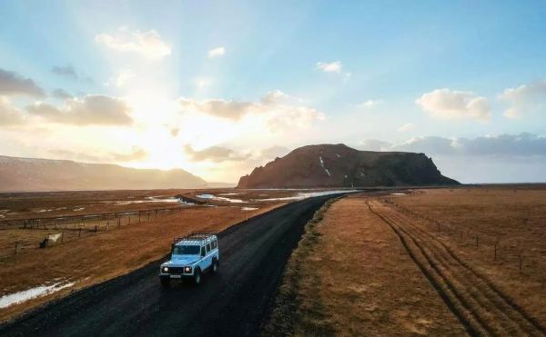 �� �� �s ��