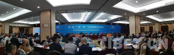 �� �� �s ��